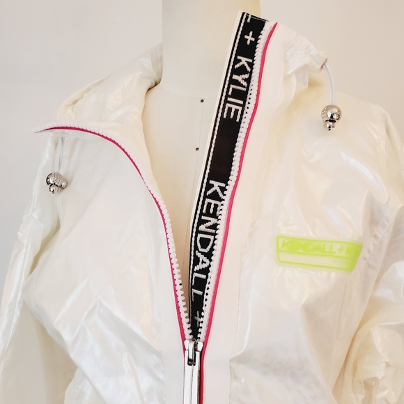 ✨️NEW✨️Kendall + Kylie - Bomber rain jacket - Size S - Picture 3 of 7